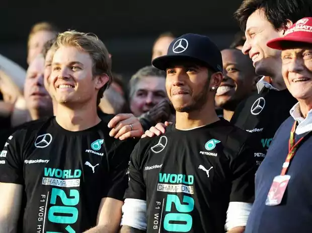 Nico Rosberg, Lewis Hamilton, Toto Wolff, Niki Lauda Titel-Bild zur News: Nico Rosberg, Lewis Hamilton, Toto Wolff, Niki Lauda