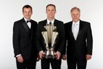 Sprint-Cup-Champion Kevin Harvick mit Crewchief Rodney Childers und Teambesitzer Gene Haas