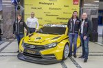 Die Lada-WTCC-Piloten mit dem neuen Vesta