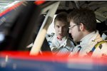 Motorsport-Total.com-Redakteur Stefan Ziegler mit Jesse Krohn (links)