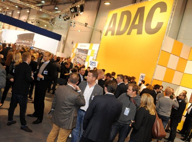 Networking am ADAC-Stand, SPONSORs Motorsport Summit 2014