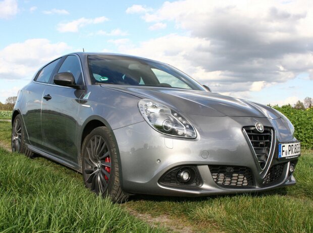 Titel-Bild zur News: Alfa Romeo Giulietta Quadrifoglio Verde