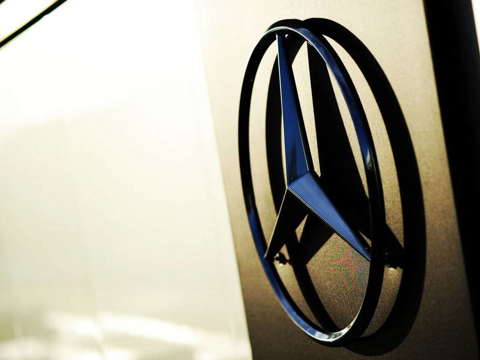 Mercedes Logo Stern