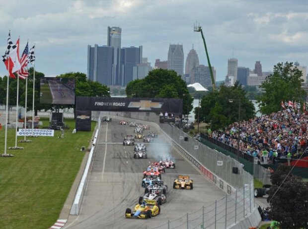 Titel-Bild zur News: IndyCar Detroit Belle Isle Start 2013