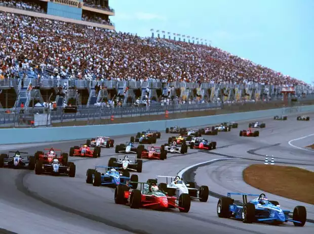 Start zum CART-Rennen in Homestead 1999 Titel-Bild zur News: Start zum CART-Rennen in Homestead 1999