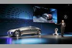 CES 2015: Daimler-Chef Dr. Dieter Zetsche stellt den Mercedes-Benz F 015 Luxury in Motion vor 