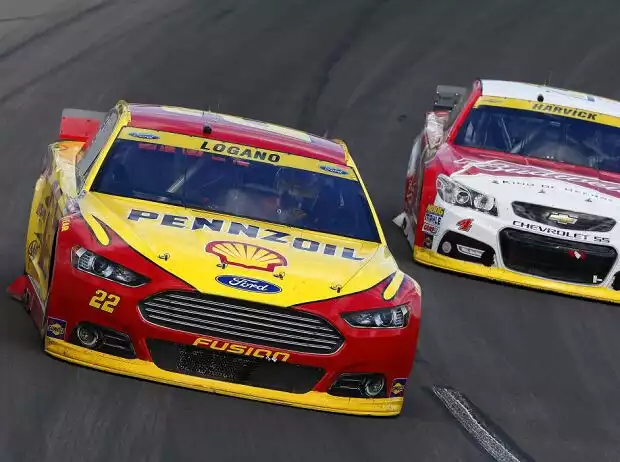 Joey Logano, Kevin Harvick Titel-Bild zur News: Joey Logano, Kevin Harvick