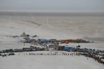 Start zur achten Etappe der Motorräder in Uyuni