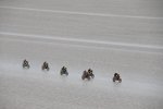 Start zur achten Etappe der Motorräder in Uyuni