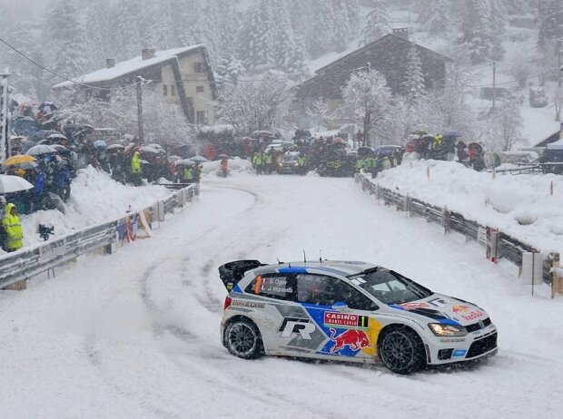 Titel-Bild zur News: Sebastien Ogier bei der Rallye Monte Carlo 2014