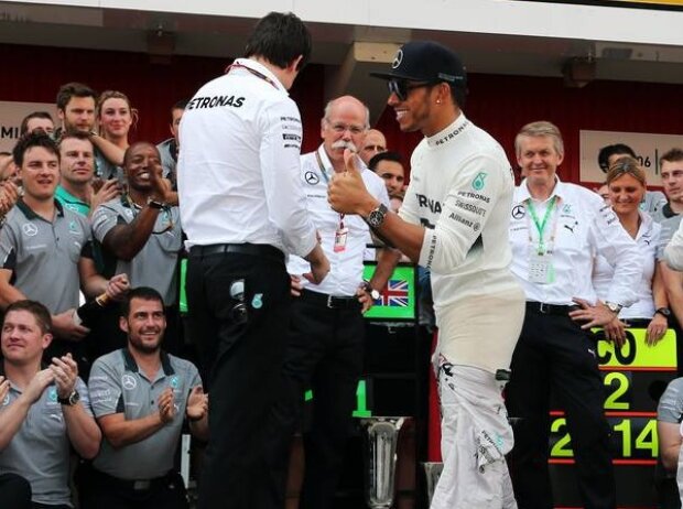 Lewis Hamilton, Toto Wolff, Dieter Zetsche Lewis Hamilton, Toto Wolff, Dieter Zetsche