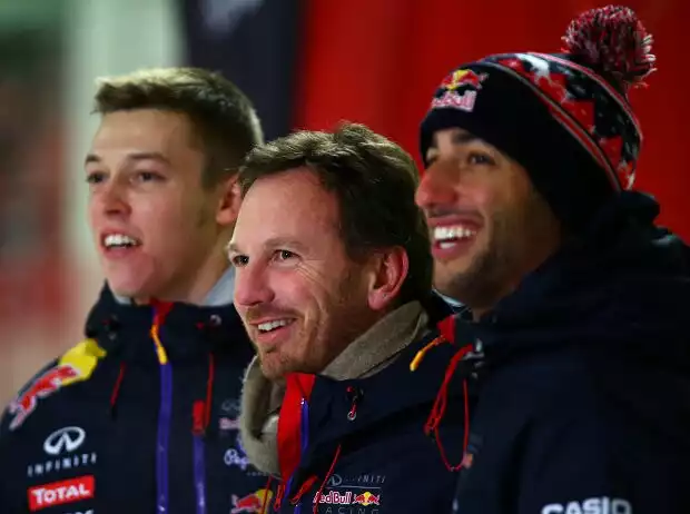 Daniil Kwjat, Daniel Ricciardo, Christian Horner Titel-Bild zur News: Daniil Kwjat, Daniel Ricciardo, Christian Horner
