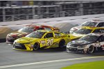 Matt Kenseth (Gibbs), Jamie McMurray (Ganassi) und Kevin Harvick (Stewart/Haas) Three-Wide