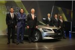 Die Skoda-Vorstandsmitglieder und Skoda-Chefdesigner Jozef Kaba? präsentierten den neuen Skoda Superb bei der Weltpremiere in Prag.