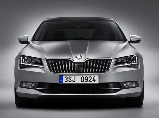 Neuer Skoda Superb 2015 - Frontansicht Neuer Skoda Superb 2015 - Frontansicht