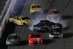 Duel 2: Kollision zwischen Sam Hornish Jun. (9) und Alex Bowman (7)