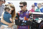 Denny Hamlin (Gibbs) mit Freundin Jordan und Tochter Taylor