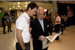 Joey Logano (Penske) und Roger Penske 