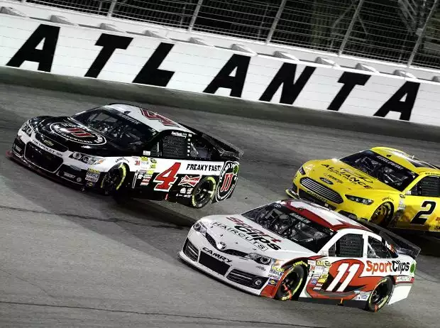 Denny Hamlin, Kevin Harvick, Brad Keselowski Titel-Bild zur News: Denny Hamlin, Kevin Harvick, Brad Keselowski