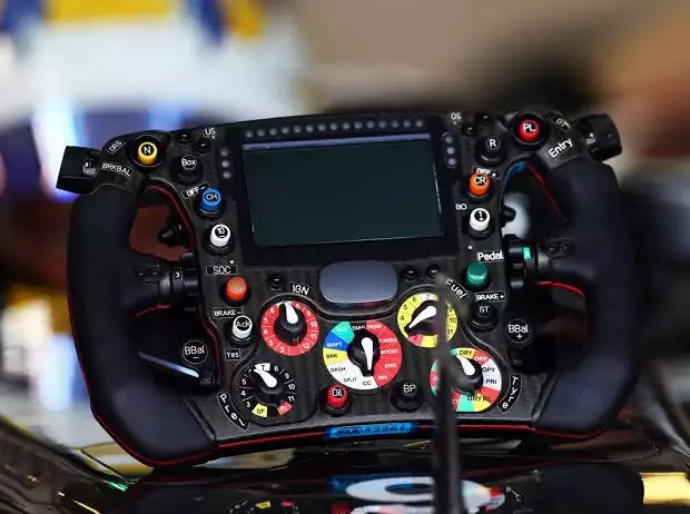 Sauber-Lenkrad Titel-Bild zur News: Sauber-Lenkrad