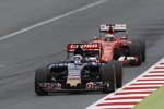 Carlos Sainz jun. (Toro Rosso) und Kimi Räikkönen (Ferrari) 