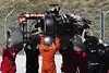 Bild zum Inhalt: Maldonado beendet Wintertest der Formel 1 im Reifenstapel