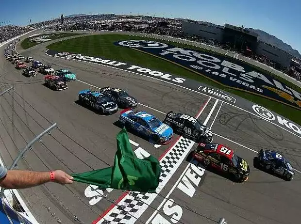 Clint Bowyer, Brad Keselowski Titel-Bild zur News: Clint Bowyer, Brad Keselowski