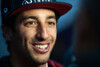 Bild zum Inhalt: Formel-1-Live-Ticker: Ricciardo flirtet mit Kylie Minogue