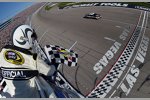 Kevin Harvick gewinnt das Kobalt 400 von Las Vegas