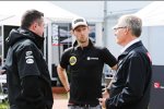 Romain Grosjean (Lotus) und Eric Boullier (McLaren) 