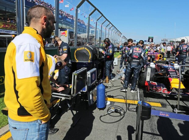 Titel-Bild zur News: Cyril Abiteboul, Daniel Ricciardo