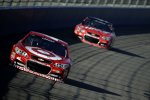 Kyle Larson (Ganassi) und Kurt Busch (Stewart/Haas)