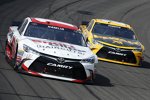 Pech beim Toyota-Heimspiel: Denny Hamlin (Gibbs) und Matt Kenseth (Gibbs)