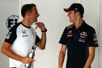 Jenson Button (McLaren) und Daniil Kwjat (Red Bull) 