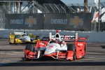 Juan Pablo Montoya (Penske) vor Simon Pagenaud (Penske)