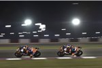 Brad Binder vor Karel Hanika 