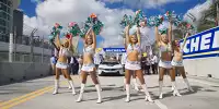 Cheerleader in Miami