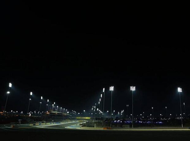 Bahrain International Circuit unter Fluttlicht