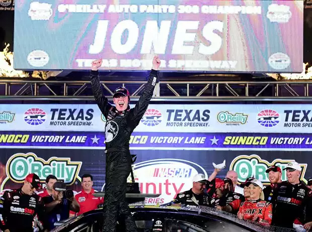 Erik Jones Titel-Bild zur News: Erik Jones