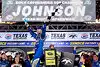 Bild zum Inhalt: Texas-Duell: Jimmie Johnson bezwingt den Champion