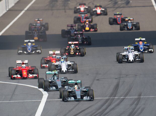 Titel-Bild zur News: Start zum Grand Prix von China 2015 in Schanghai