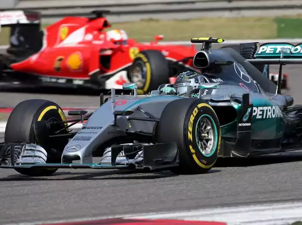 Nico Rosberg, Sebastian Vettel Titel-Bild zur News: Nico Rosberg, Sebastian Vettel