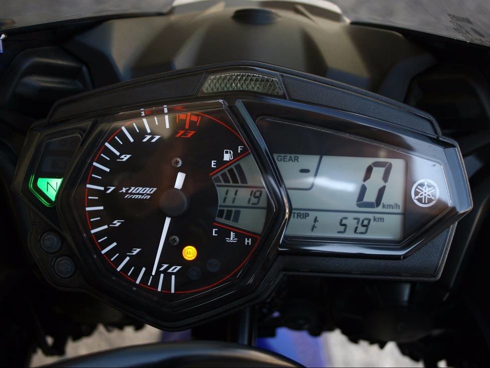 Cockpit der Yamaha YZF-R3