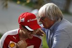 Sebastian Vettel (Ferrari) und Bernie Ecclestone 