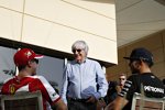 Bernie Ecclestone, Sebastian Vettel (Ferrari) und Lewis Hamilton (Mercedes) 