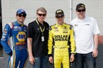Die Söhne flankieren die Väter: Chase Elliott und Ross Kenseth mit ihren Daddys Bill Elliott und Matt Kenseth