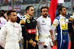 Will Stevens (Manor-Marussia), Pastor Maldonado (Lotus), Fernando Alonso (McLaren) und Felipe Nasr (Sauber) 
