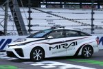 Das Pace-Car für das Toyota Owners 400 in Richmond: Der Toyota Mirai mit Wasserstoffantrieb