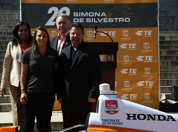Simona de Silvestro, Michael Andretti Titel-Bild zur News: Simona de Silvestro, Michael Andretti