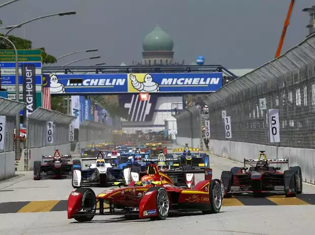 Beim Gewinnspiel mitmachen und als VIP bei der FIA Formula E in Berlin dabei sein! Titel-Bild zur News: Beim Gewinnspiel mitmachen und als VIP bei der FIA Formula E in Berlin dabei sein!